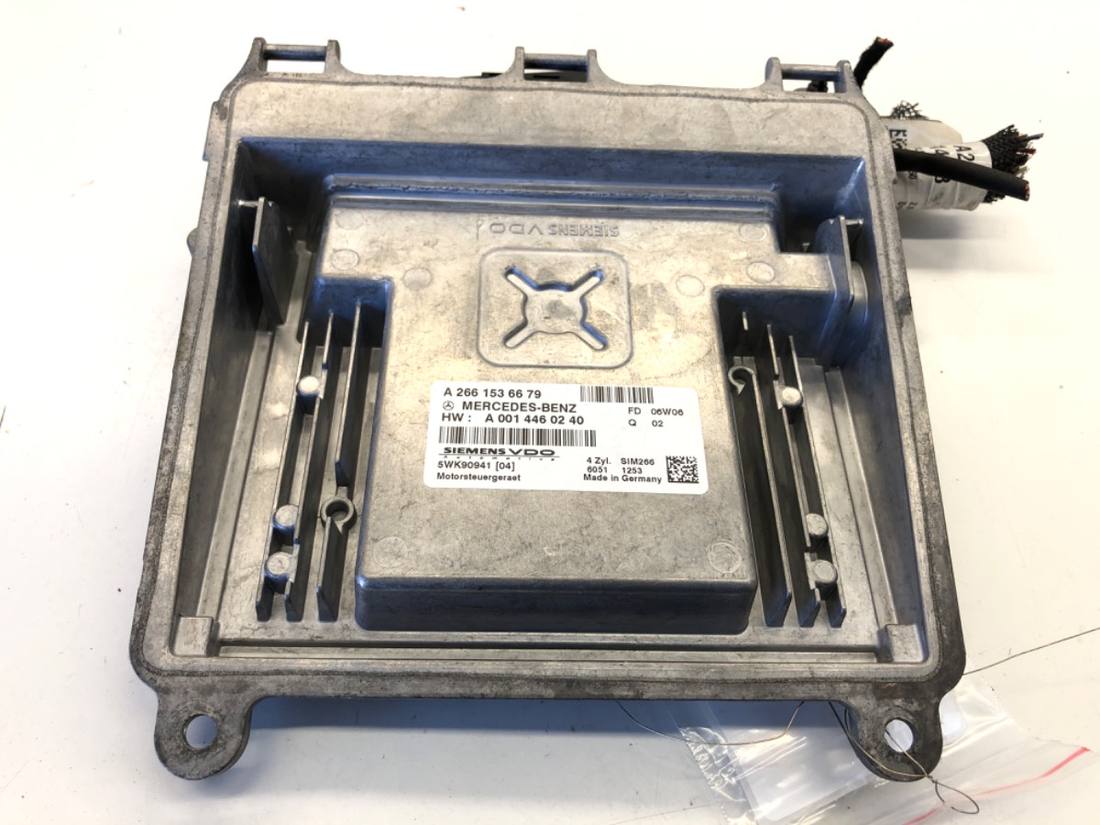 ЭБУ блок управления двигателем Mercedes A W169 A2661536679