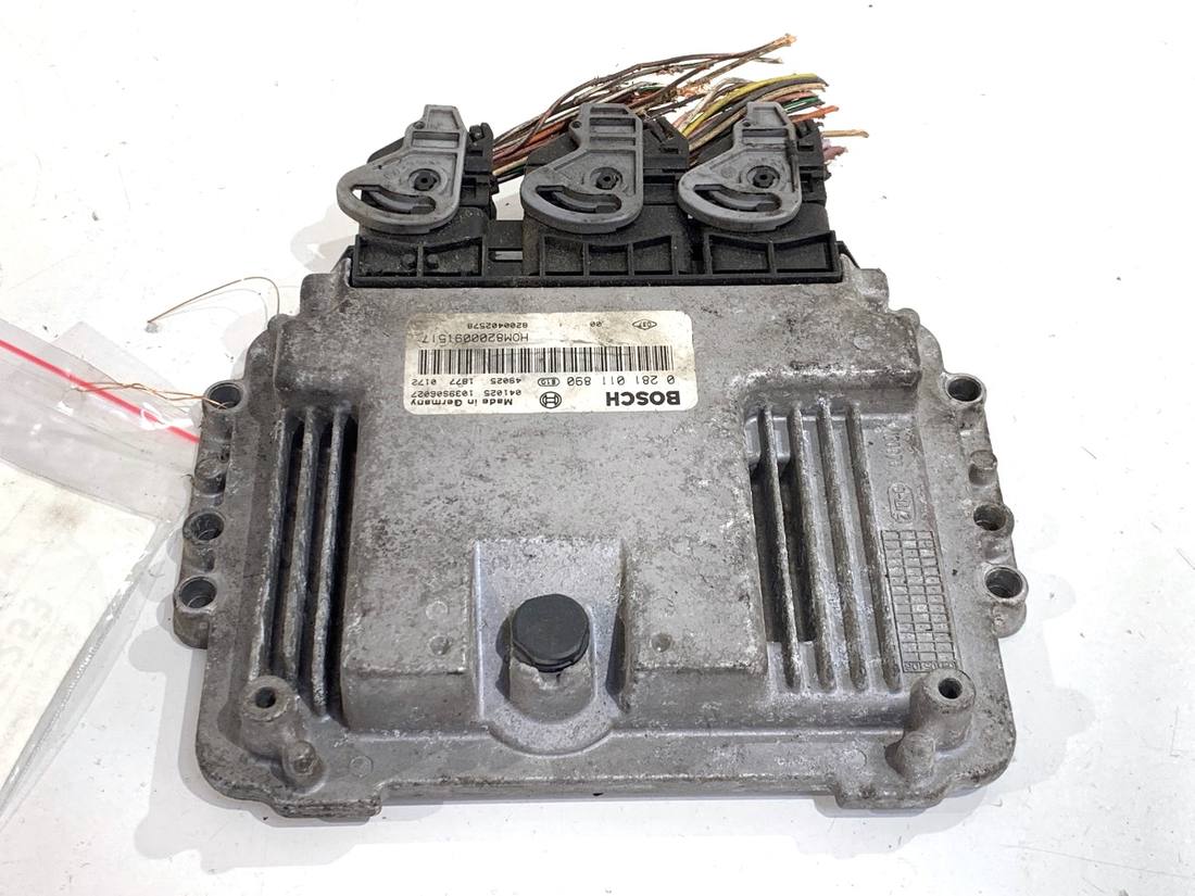 ЕБУ блок управління двигуна Renault Trafic 8200402578 0281011890