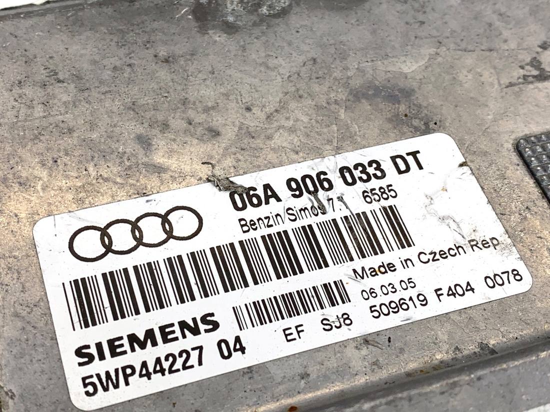 ЕБУ блок управління двигуна Audi A3 8P 06A906033DT — фото деталі 4