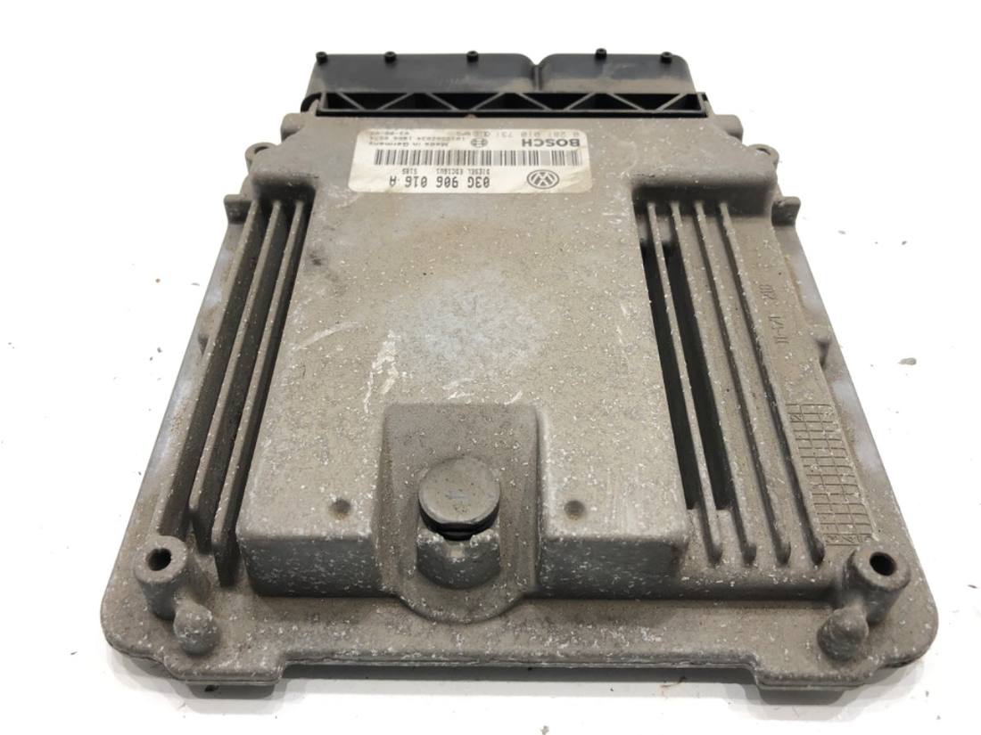 ЕБУ блок управління двигуна Volkswagen Touran 03G906016A 0281010731