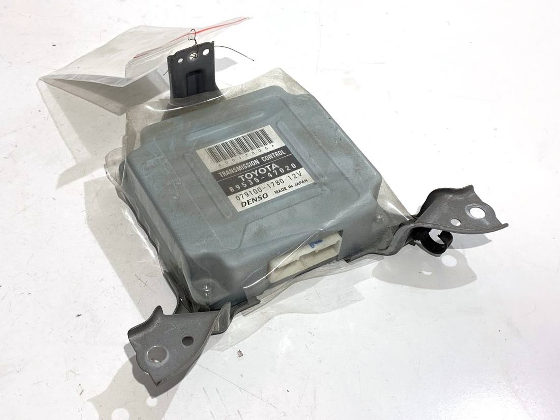 ЕБУ блок управління двигуна Toyota Prius 89535-47020