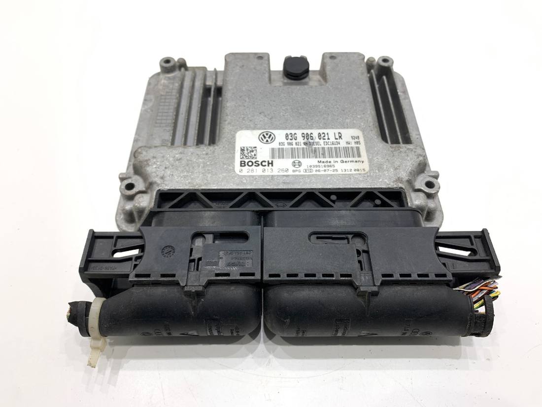 ЕБУ блок управління двигуна Volkswagen Passat B6 906021LR 0281013260