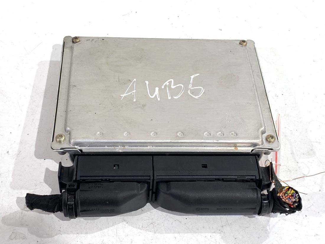 ЕБУ блок управління двигуна Audi A4 B6 8E0907557 0261206051 — фото деталі 2