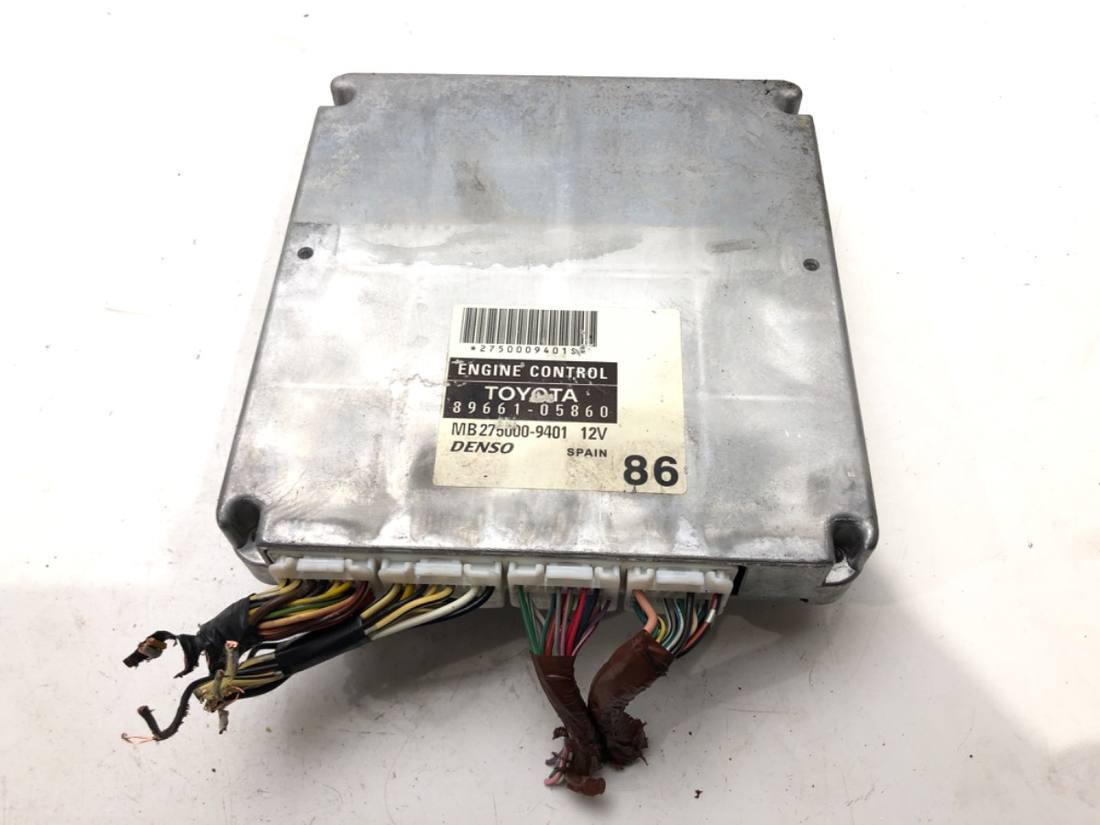 ЕБУ блок управління двигуна Toyota Avensis T25 89661-05860