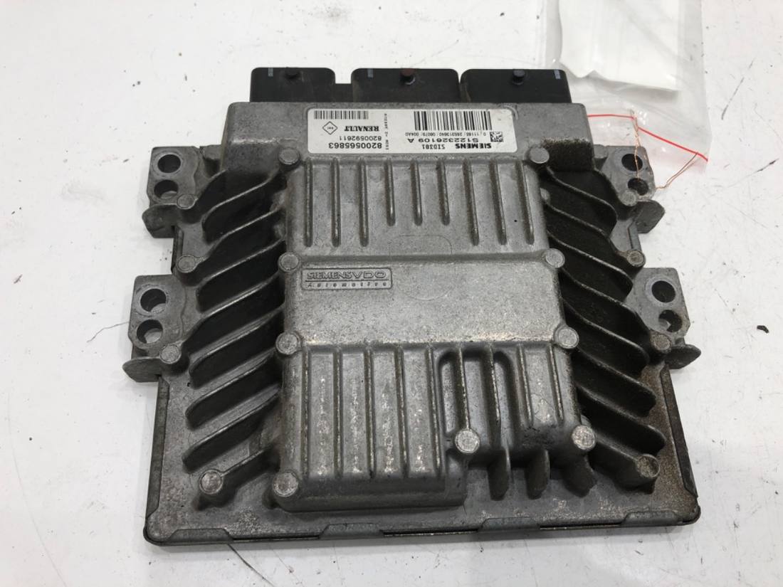 ЕБУ блок управління двигуна Renault Scenic 2 8200565863