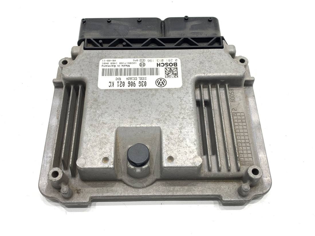 ЕБУ блок управління двигуна Volkswagen Touran 03G906021KC