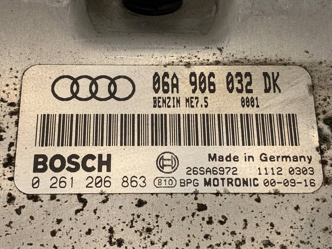 ЕБУ блок управління двигуна Audi A3 8L 06A906032DK 0261206863 — фото деталі 4