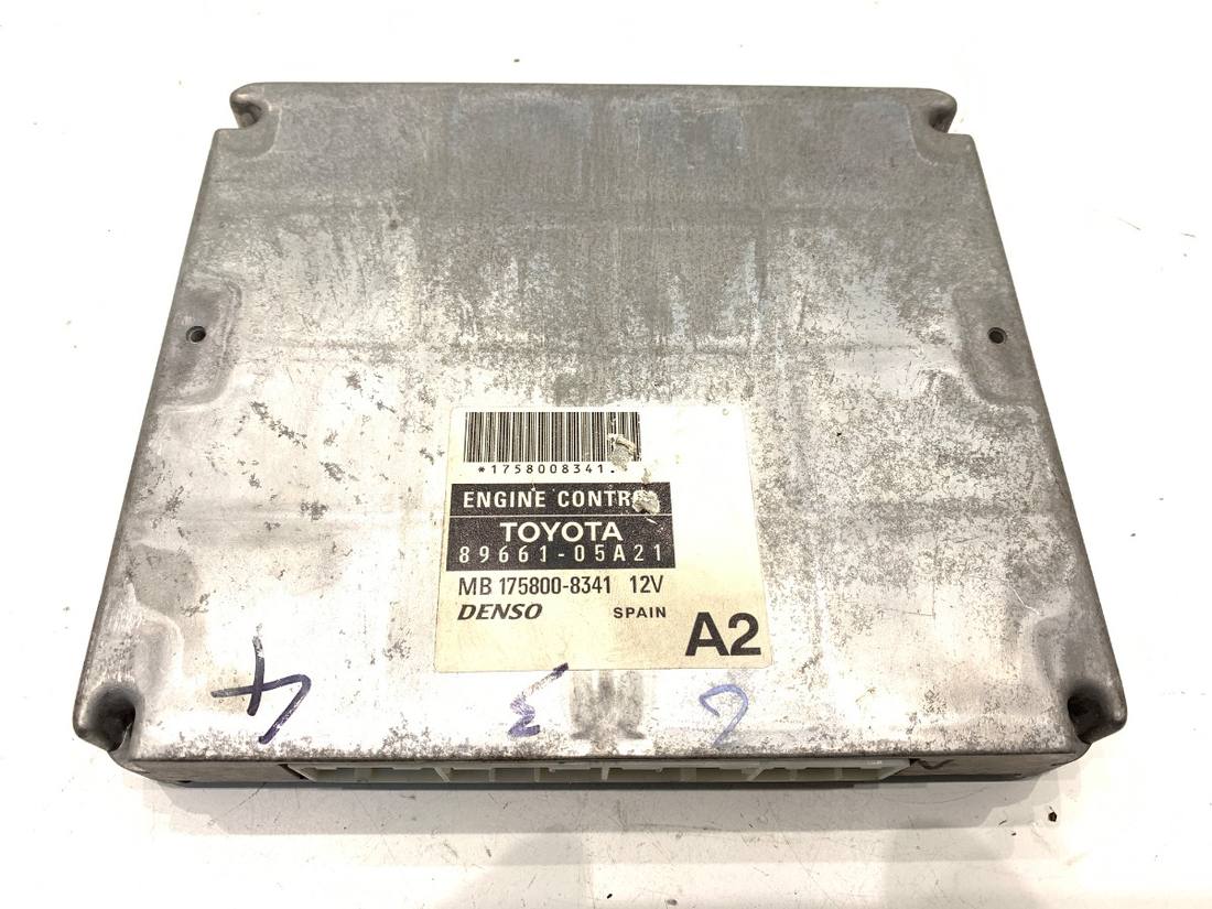 ЕБУ блок управління двигуна Toyota Avensis T25 89661-05A21
