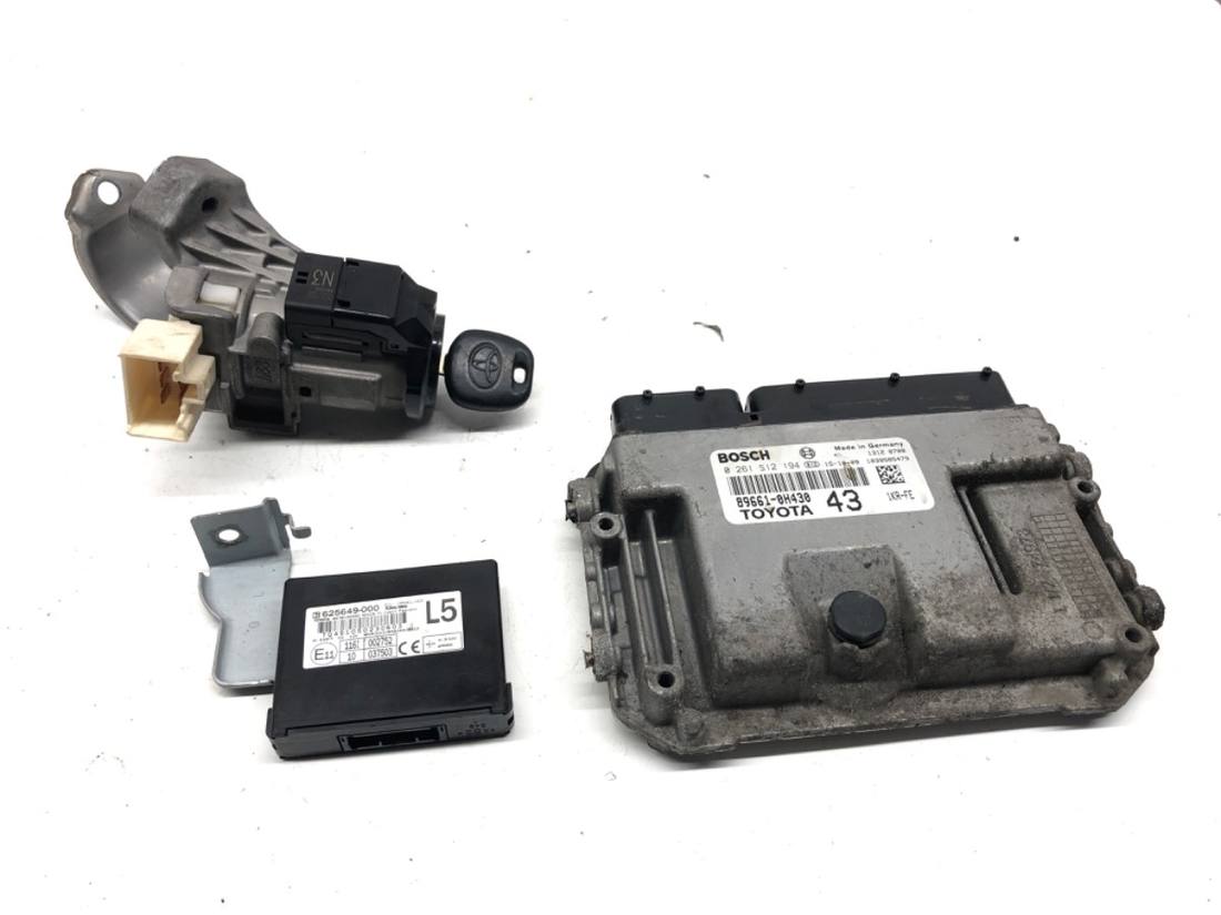 ЕБУ блок управління двигуна Toyota Aygo 89661-0H430 89780-0H030