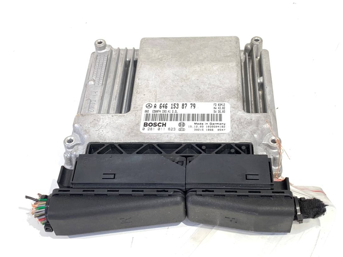 ЭБУ блок управления двигателем Mercedes E W211 6461538779 0281011623