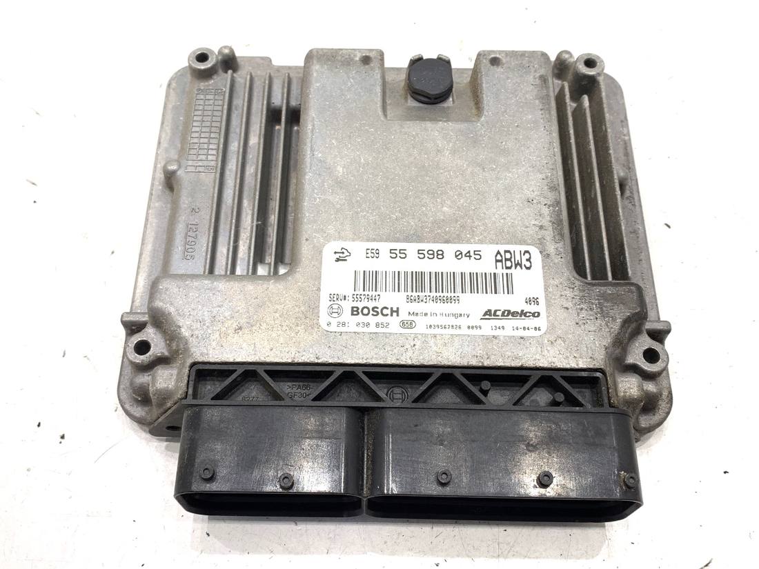 ЕБУ блок управління двигуна Opel Zafira C 55598045
