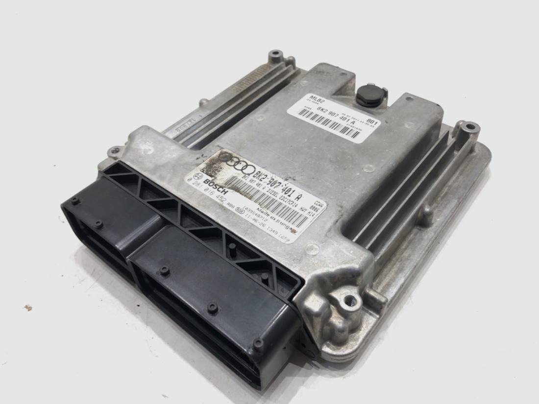 ЕБУ блок управління двигуна Audi A4 B8 8K2907401A
