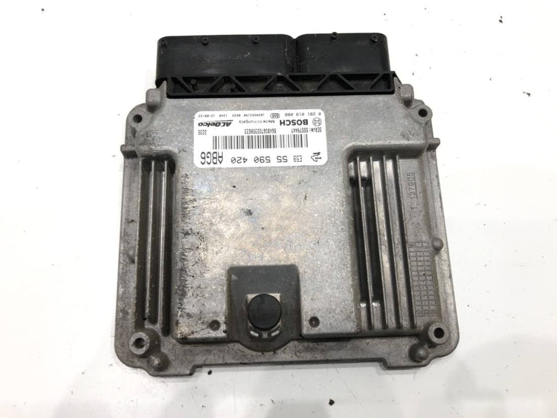 ЕБУ блок управління двигуна Opel Insignia 55590420 0281019088
