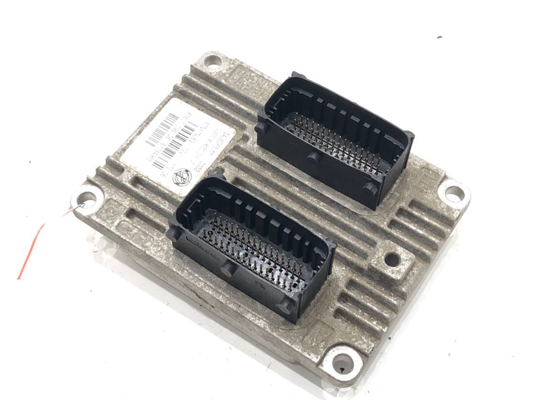 ЕБУ блок управління двигуна Fiat Punto 51784956