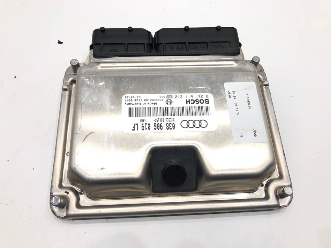 ЕБУ блок управління двигуна Audi A4 B6 038906019LF 0281011210