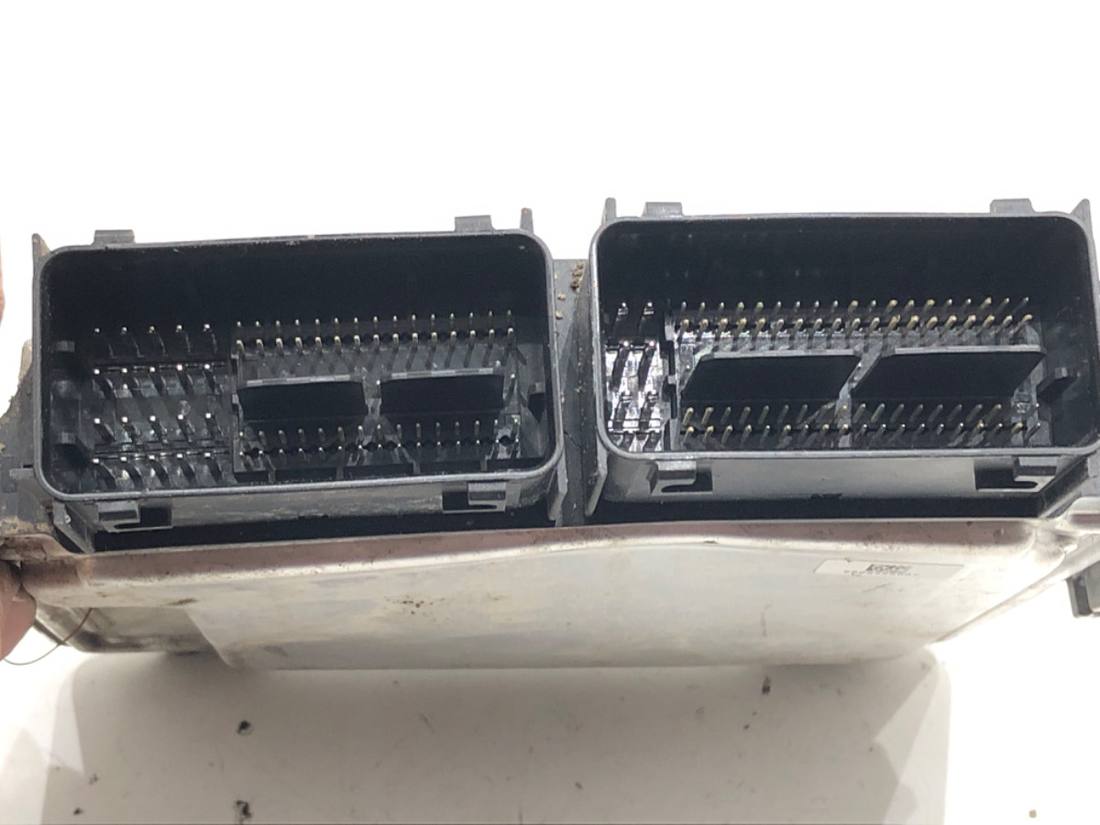 ЕБУ блок управління двигуна Ford Focus L1UA-12A650-GA 0281039335 — фото деталі 4