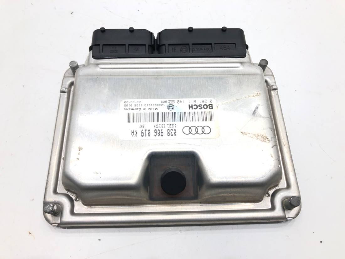 ЕБУ блок управління двигуна Audi A4 B6 038906019KA