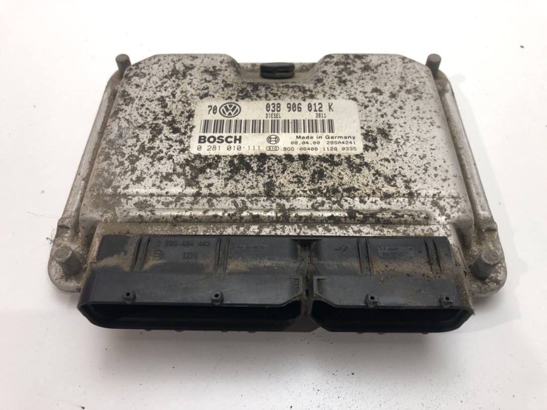 ЕБУ блок управління двигуна Volkswagen Golf 4 038906012K