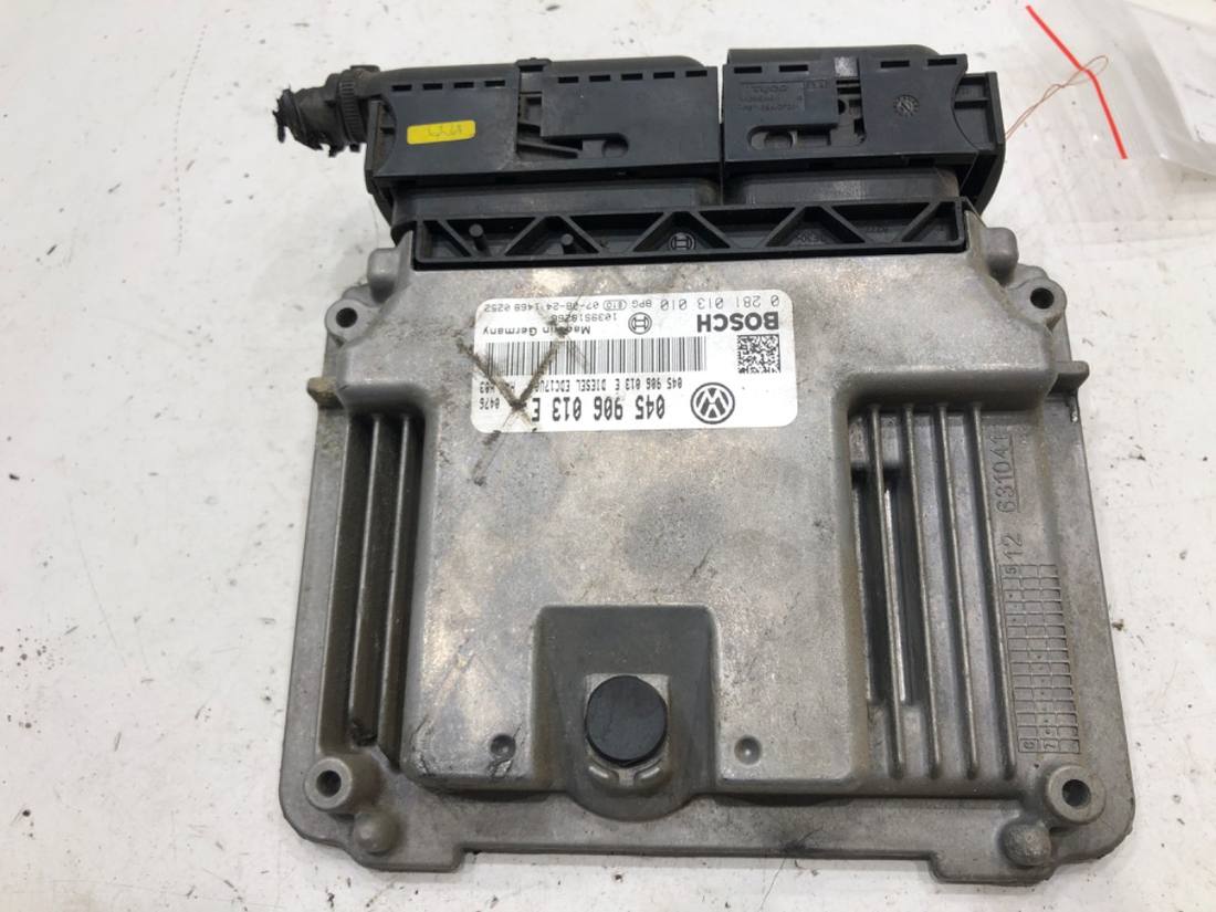 ЕБУ блок управління двигуна Volkswagen Polo 045906013E