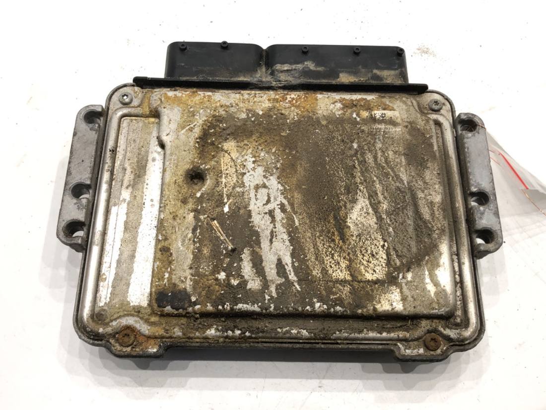 ЕБУ блок управління двигуна Alfa romeo 159 55204662 0281013139 — фото деталі 2
