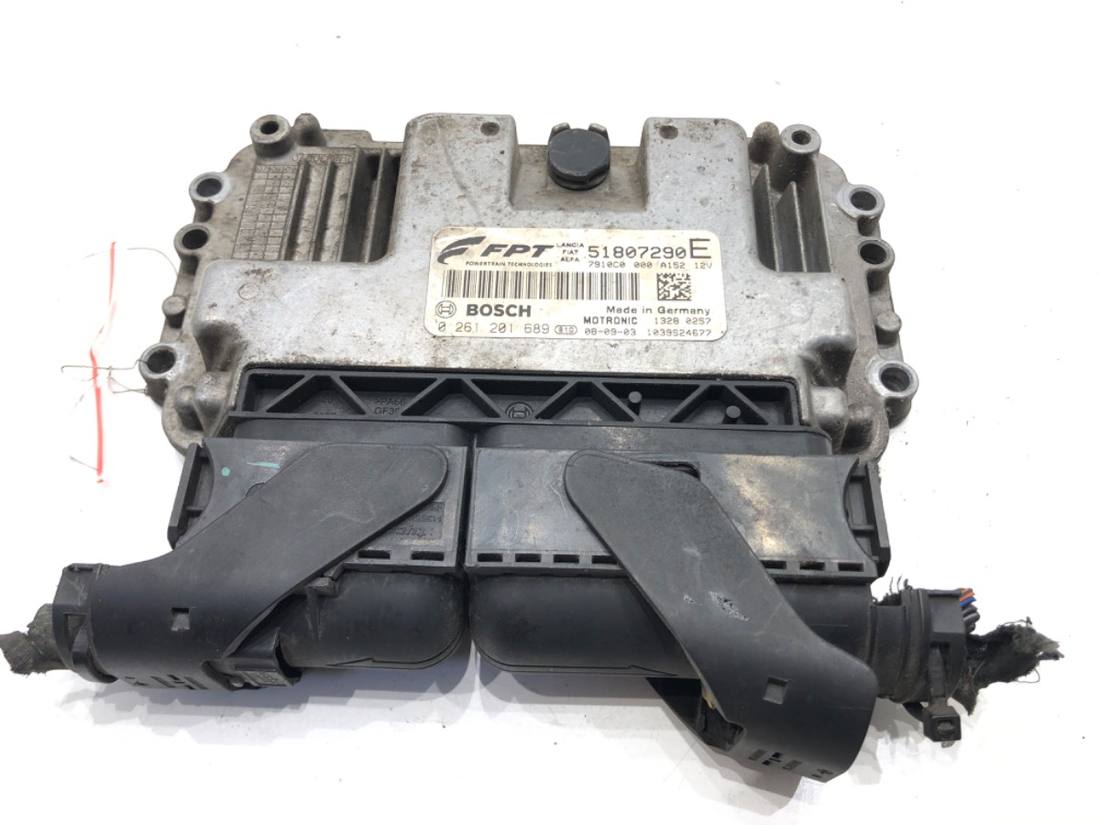 ЕБУ блок управління двигуна Fiat Linea 0261201689 51807290E