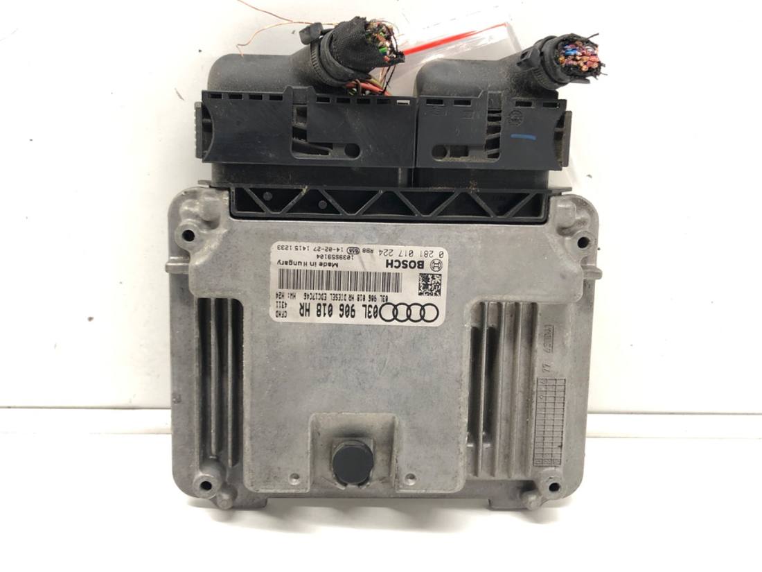 ЕБУ блок управління двигуна Audi A1 03L906018HR 0281017224