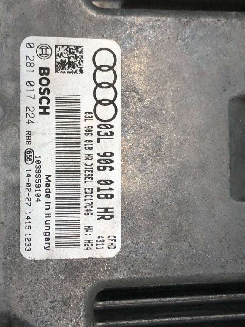 ЕБУ блок управління двигуна Audi A1 03L906018HR 0281017224 — фото деталі 3
