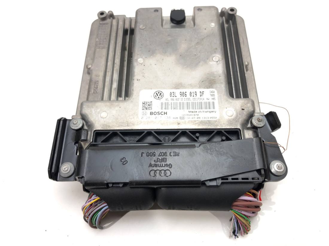 ЕБУ блок управління двигуна Seat Exeo 03L906019DF
