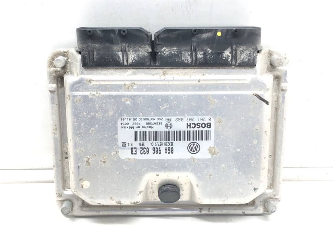 ЕБУ блок управління двигуна Volkswagen New Beetle 06A906032EB 0261207082 — фото деталі 2