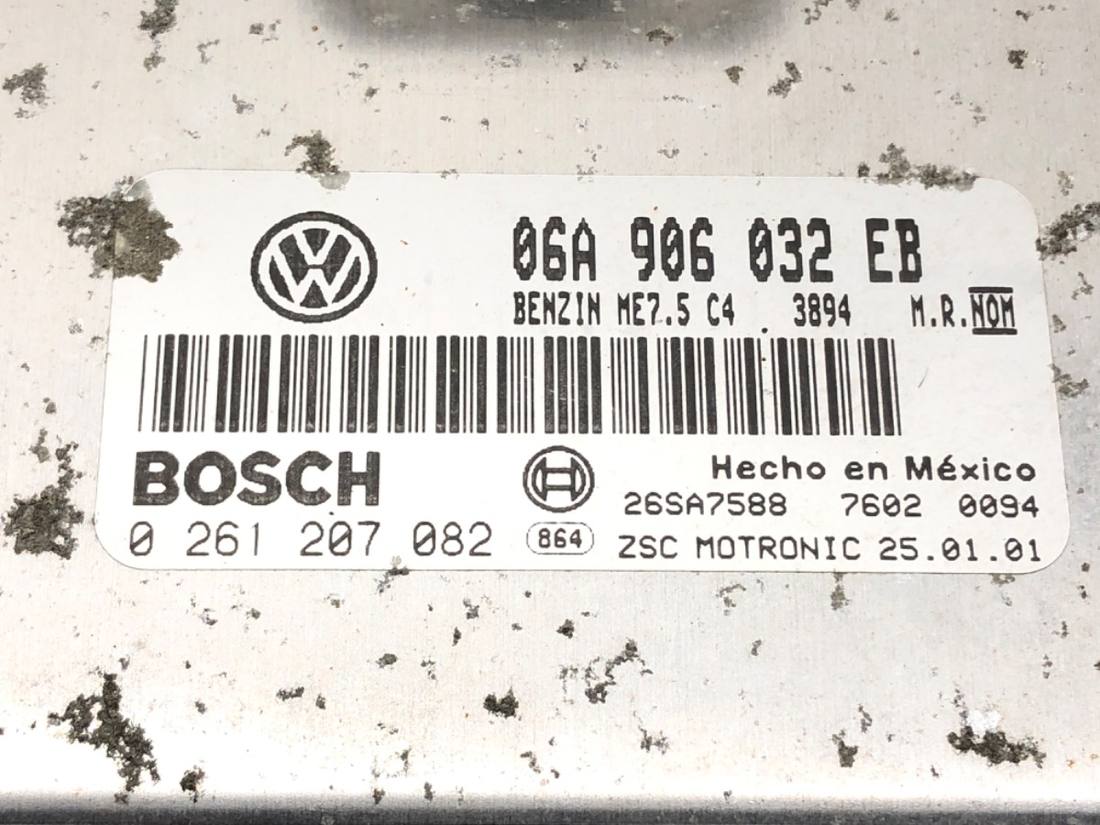 ЕБУ блок управління двигуна Volkswagen New Beetle 06A906032EB 0261207082 — фото деталі 4