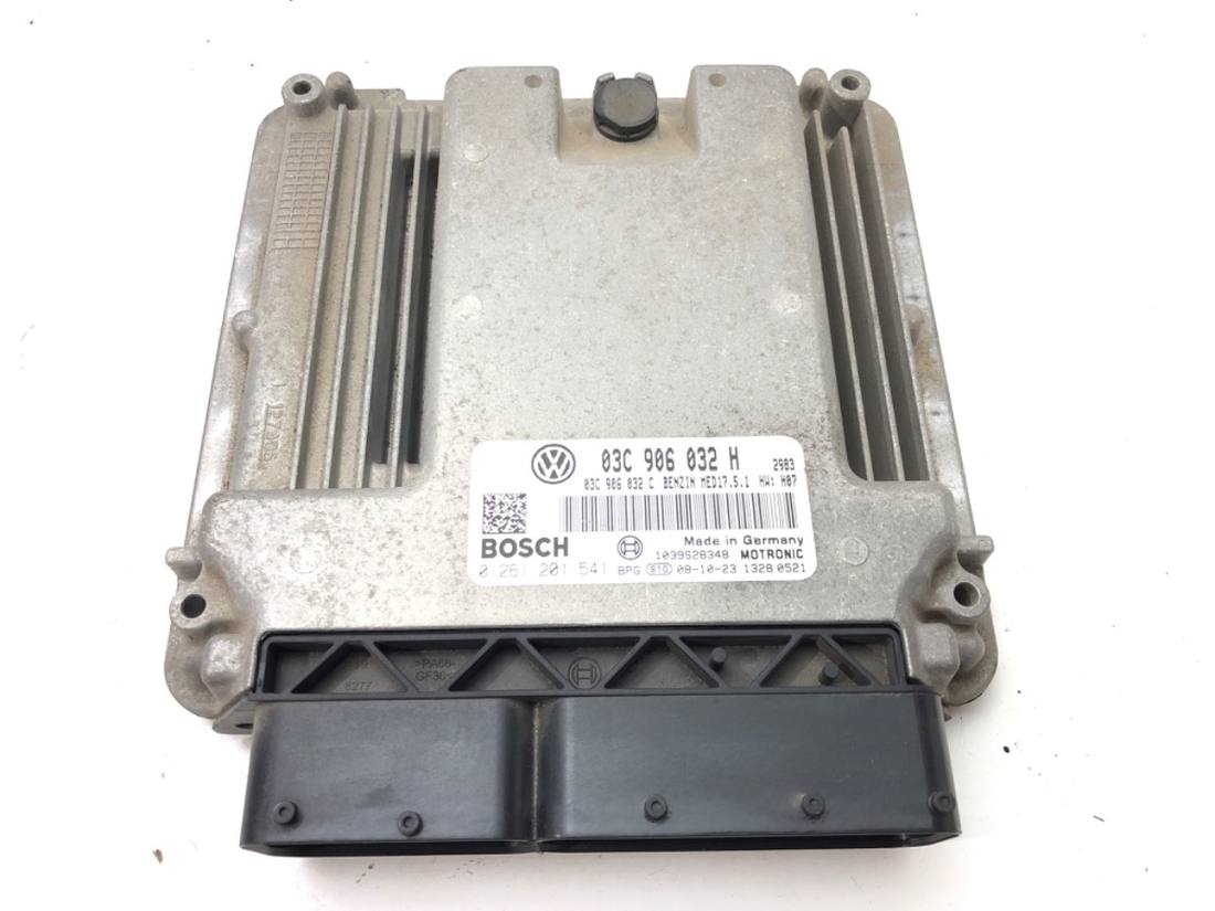 ЕБУ блок управління двигуна Volkswagen Touran 03C906032H 0261201541
