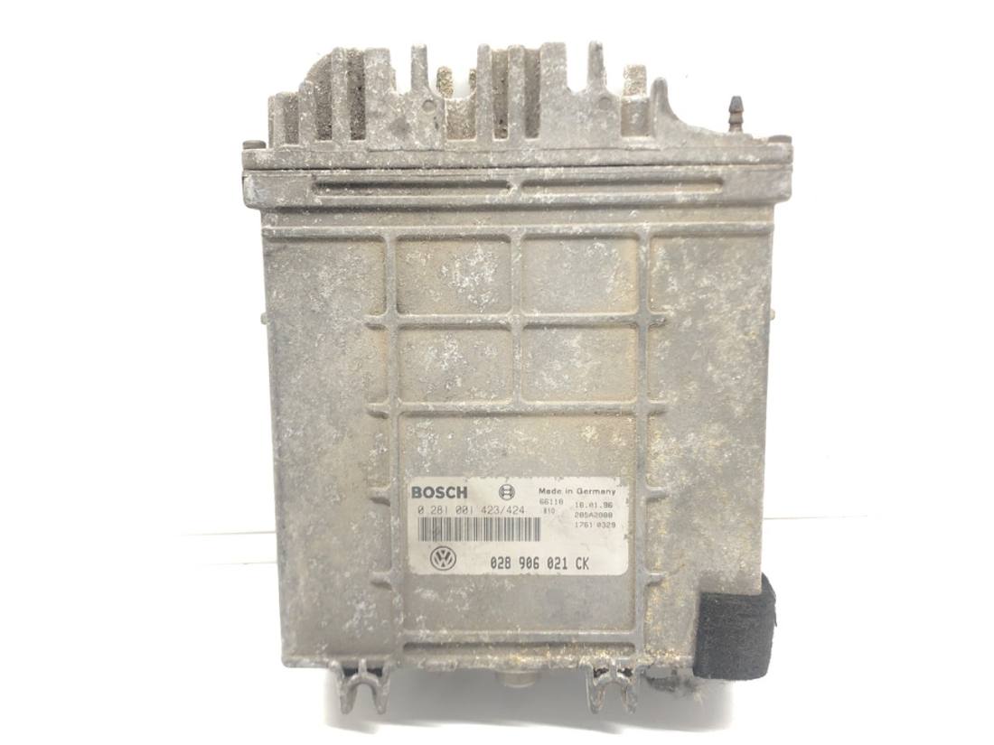 ЭБУ блок управления двигателем Volkswagen Passat B4 028906021CK