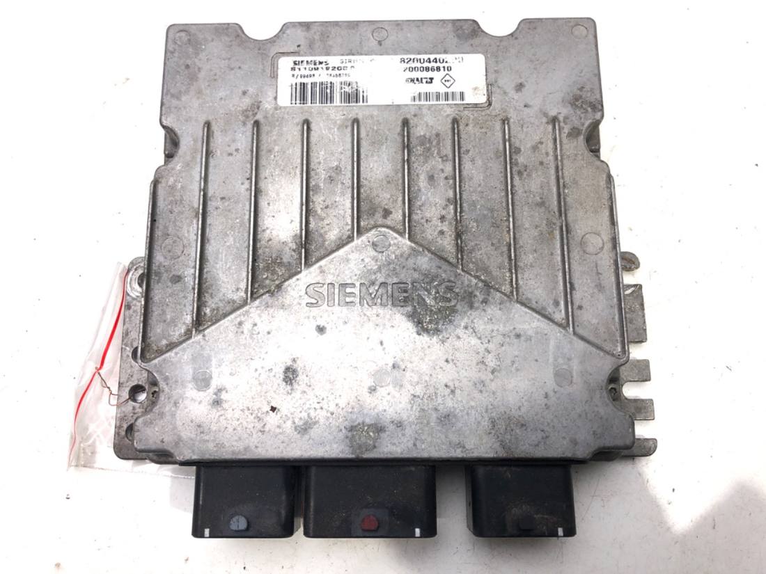 ЕБУ блок управління двигуна Renault Laguna 8200440290