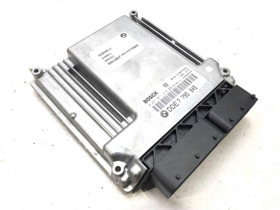 ЭБУ блок управления двигателем BMW 1 E87 7795845