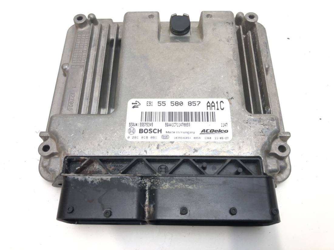 ЕБУ блок управління двигуна Opel Astra J 0281018081