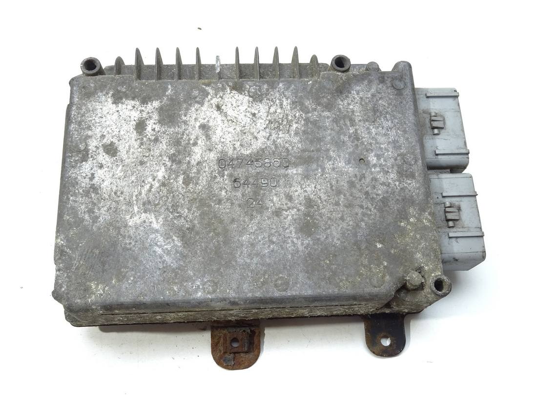 ЕБУ блок управління двигуна Chrysler Voyager 04748409AJ