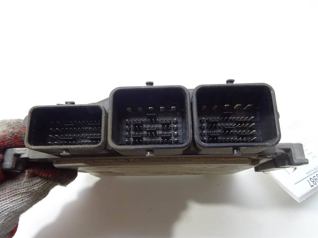 ЕБУ блок управління двигуна Ford B-Max CV11-12A650-CH 0281030255 — фото деталі 4