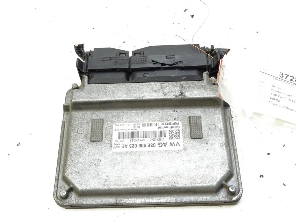 ЕБУ блок управління двигуна Skoda Roomster 03E906023AE