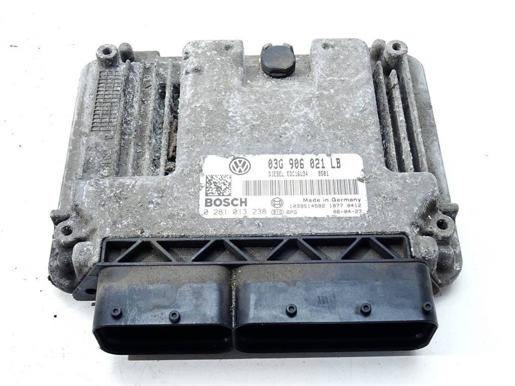 ЕБУ блок управління двигуна Skoda Octavia 2 03G906021CB