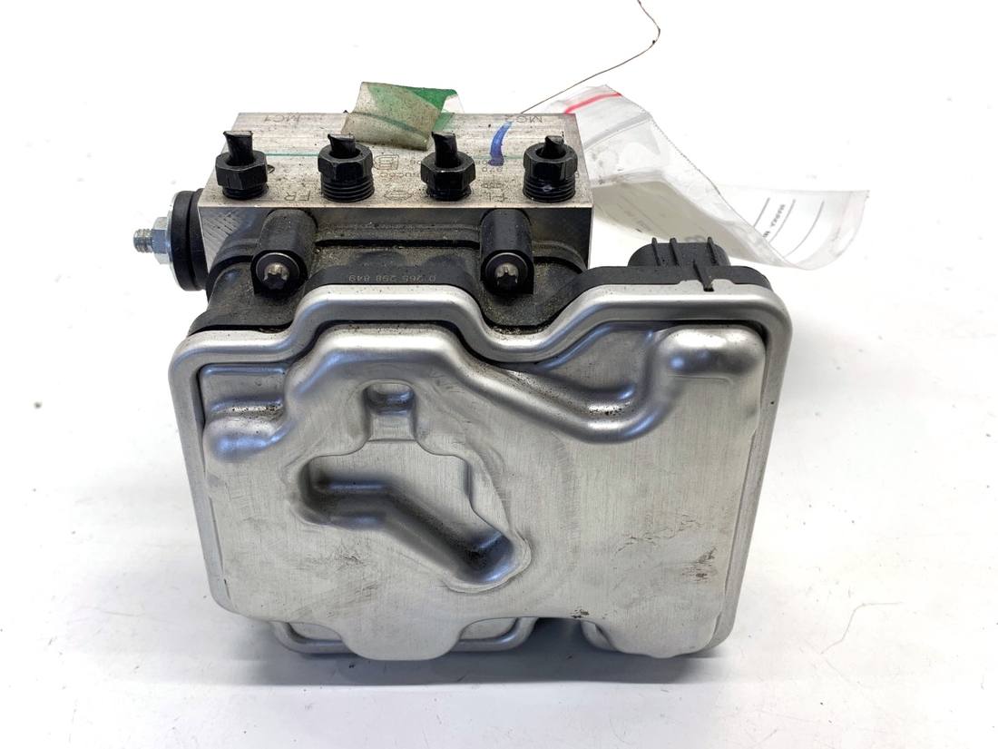 Блок керування ABS АБС Nissan Qashqai 476606UC0C