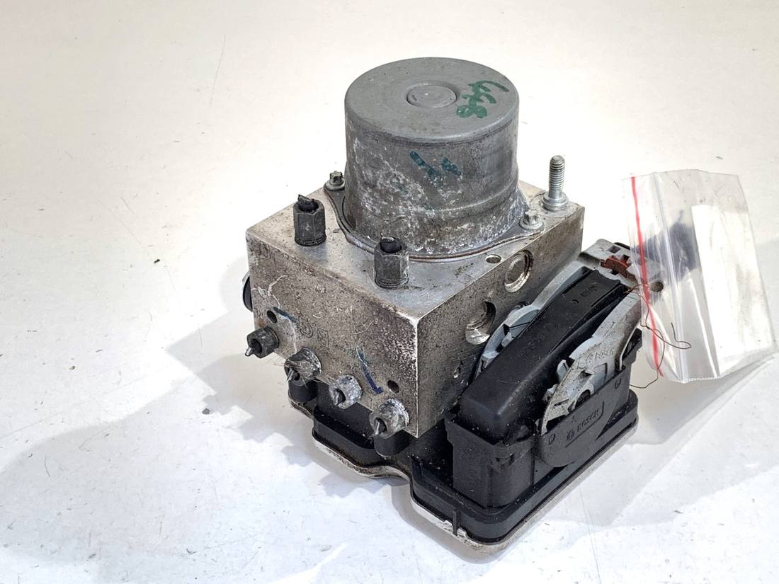 Блок керування ABS АБС Nissan Qashqai 476606UC0C