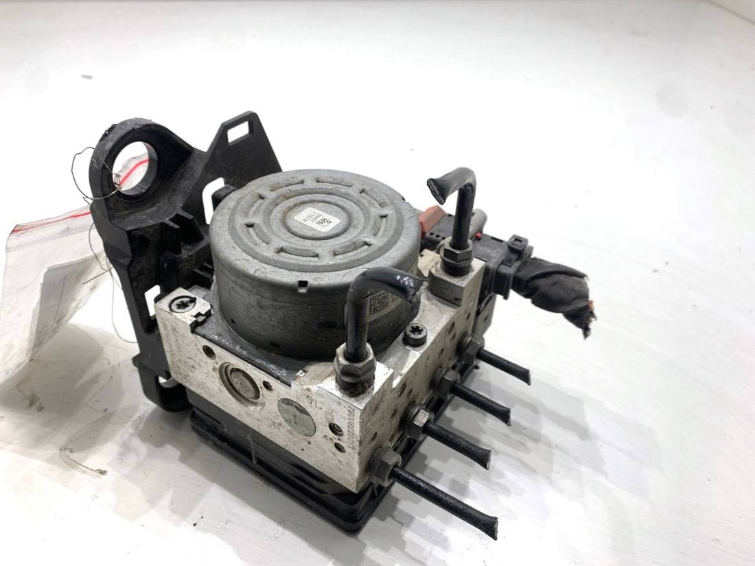 Блок керування ABS АБС Volkswagen Passat B8 5Q0614517GD