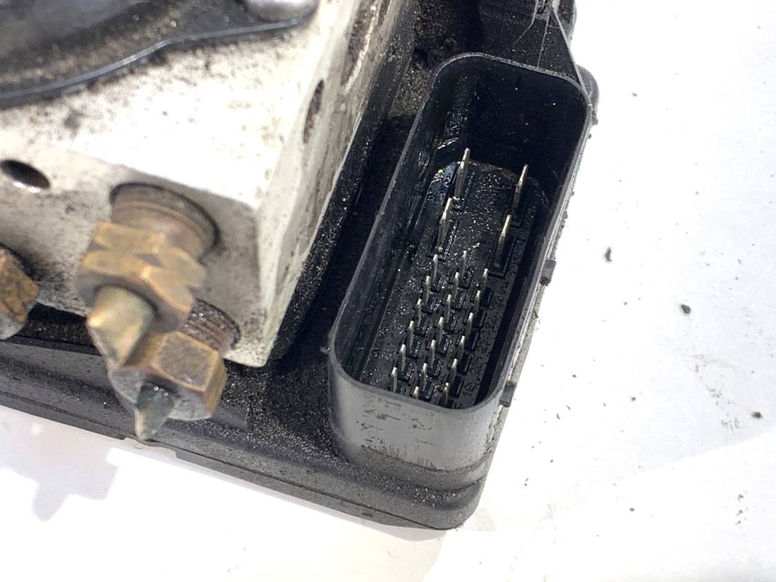 Блок керування ABS АБС Volvo V70 8619538 — фото деталі 4