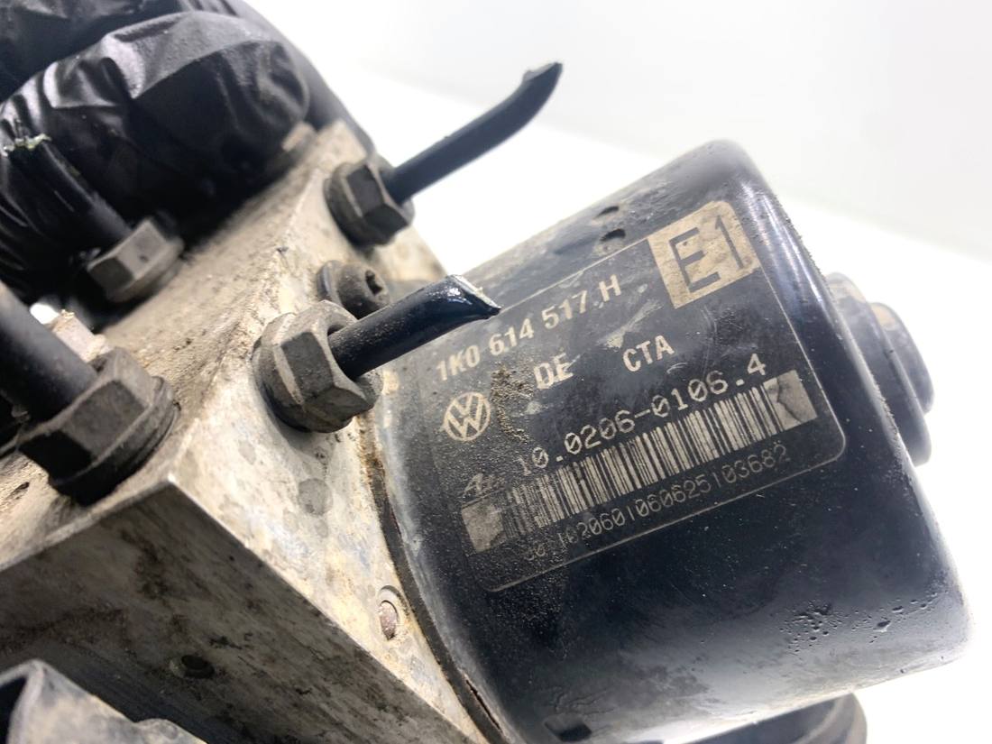 Блок керування ABS АБС Volkswagen Touran 1K0614517H — фото деталі 4