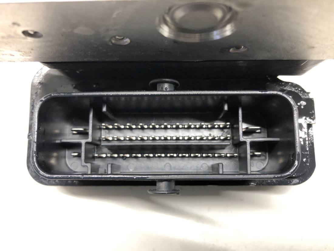 Блок керування ABS АБС Suzuki Sx4 56110-63TA0 0265957126 — фото деталі 6