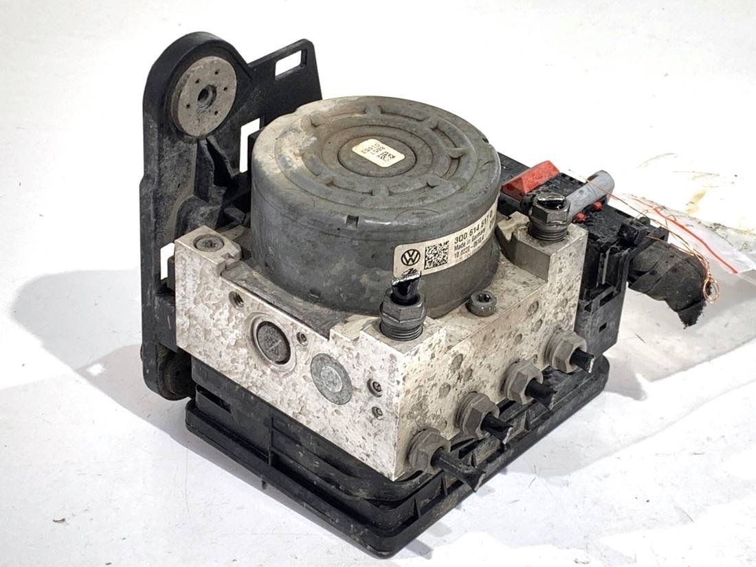 Блок керування ABS АБС Volkswagen Golf 7 3Q0614517Q