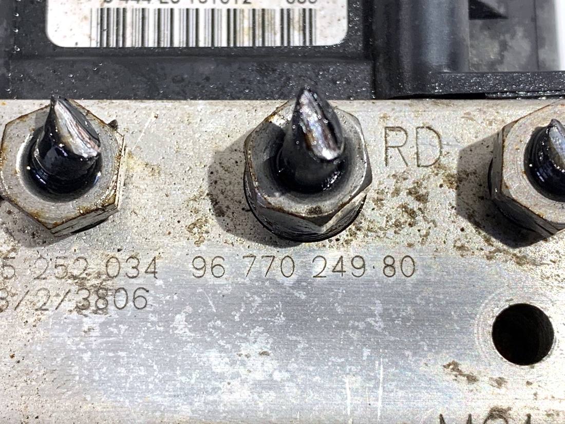 Блок керування ABS АБС Citroen C4 9677024980 — фото деталі 5