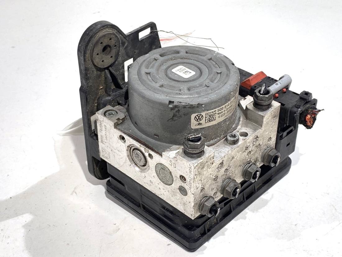 Блок керування ABS АБС Volkswagen Passat B8 5Q0614517BK