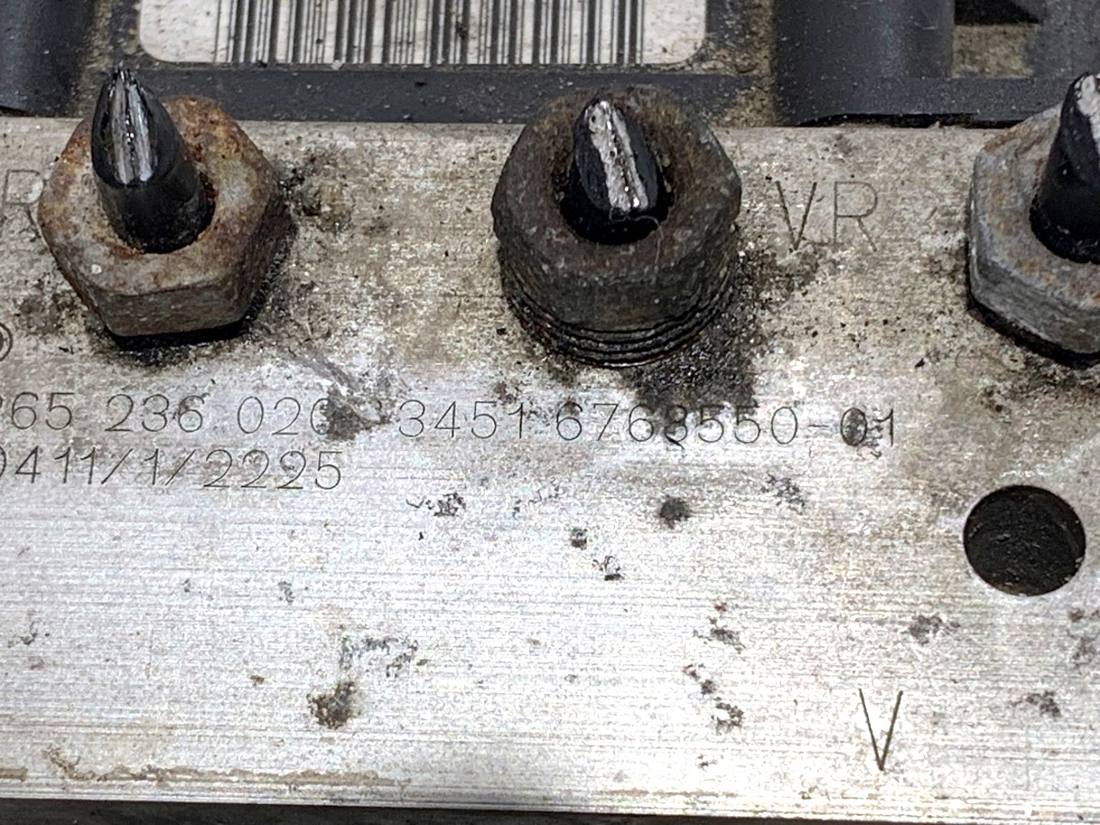 Блок керування ABS АБС BMW 5 E60 6768550 — фото деталі 4