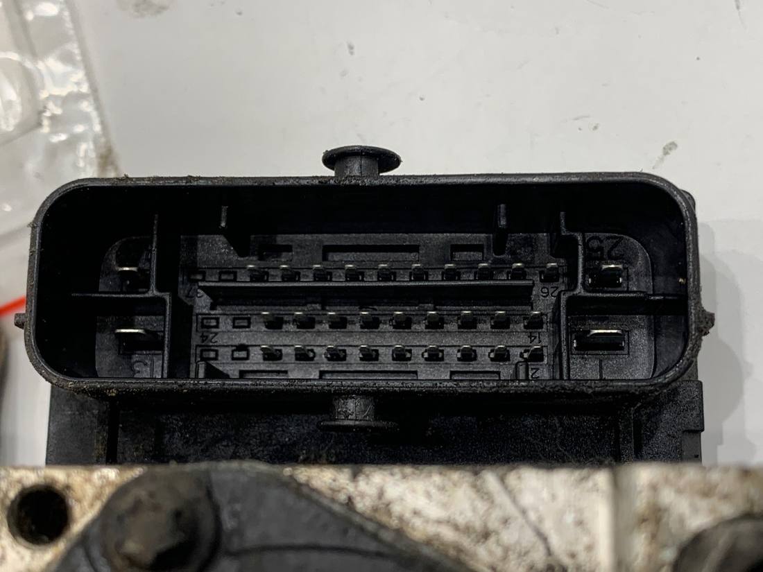 Блок керування ABS АБС Skoda Roomster 6R0907379C — фото деталі 5